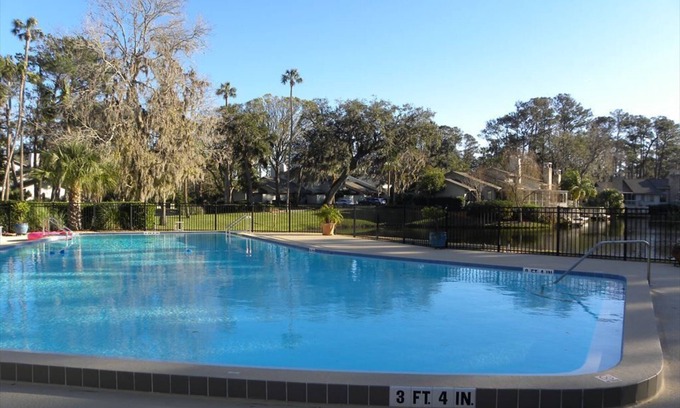Palm Valley Condominio | 3BR/3BA Available May 1st - October 31st for a six month stay!