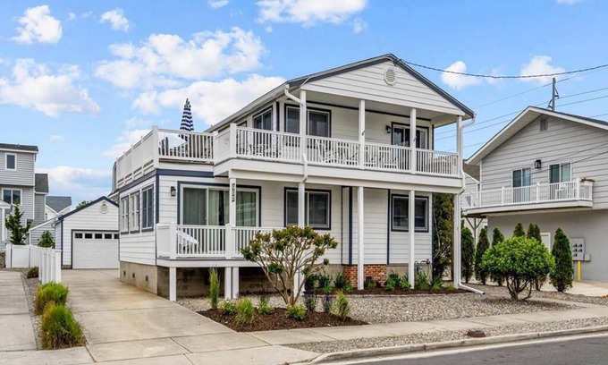 Avalon Casa | AVALON CLOSE TO BEACH 5 BEDRM 4 BATHS SLEEPS 14