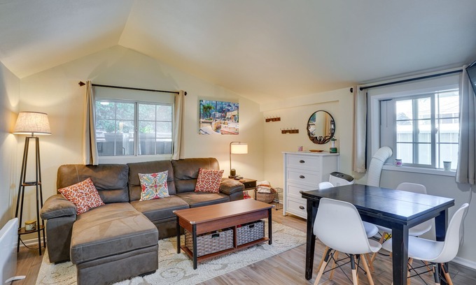 Avalon Cabaña | Avalon Cottage < Half-Mi to Beaches & Crescent Ave