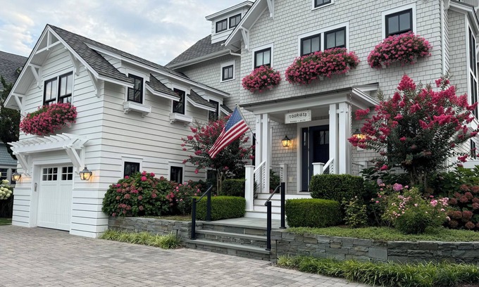 Avalon Casa | AVALON Bay Front Home with pool, deck and dock. Spacious 5-bedroom, 4.5 bath
