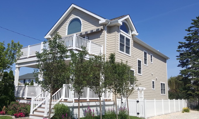 Avalon Casa | ¡Avalon NJ "nuevo" al revés, cerca de la ciudad y la playa con spa de piedra / piscina!