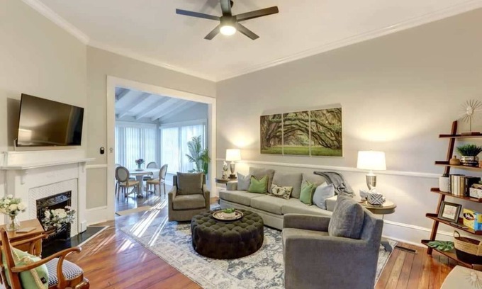 Hitch Village - Fred Wessels Homes Apartamento | Avery's Cottage @ Trustees' Garden | Walk 2 River!