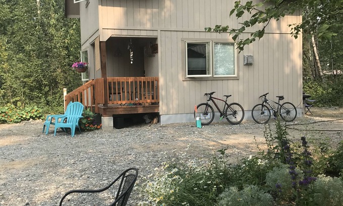 Talkeetna Casa | Aviator Cabin