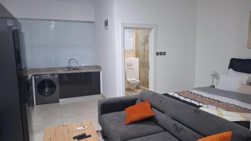 Labadi Apartamento | Aviora Suites at Peter James Court