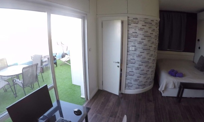 Tel Aviv Apartamento | Apartamento Pent de dos dormitorios diseñado por Avis Place con impresionantes vistas