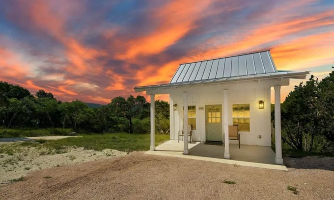 Dripping Springs Casa | "Avita"- Madrona Ranch -Views for Miles -30 Acres