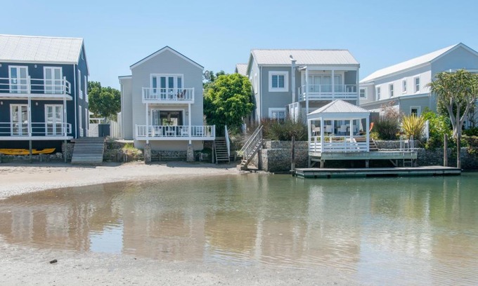 Hunter's Home Casa | Avocet Cottage