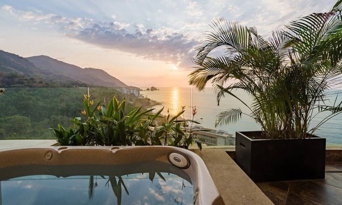 Zona sur Complejo | Award Winning 3-BD PH Panoramic View at Garza Blanca 5-Star Resort: W/Jacuzzi