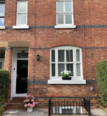 Alderley Edge Casa | Award Winning Elegant luxurious refurbished meticulous 3 Bed