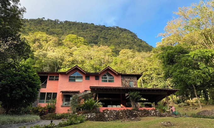 El Valle de Anton Casa | Award-Winning Estate in Anton Valley: 7.4 Acres of Private Tropical Gardens