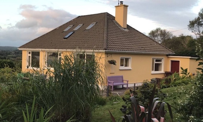 Durrus Casa | Propiedad galardonada en una colina con vista al mar en West Cork.