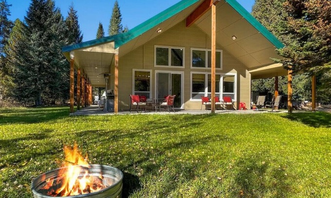 Cascade Apartamento | Fun Modern Cabin Near Clear Creek Station