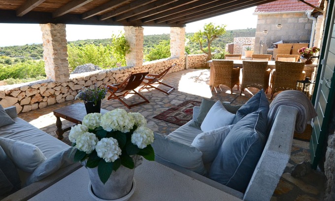 Vinisce Cabaña | Lejos de todo, la cabaña de piedra romántica Holiday Private Pool climatizada