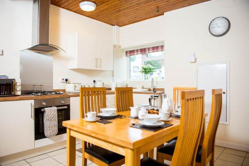 Saint Clears Casa | Awel Taf- Central cottage ideal for families, with parking