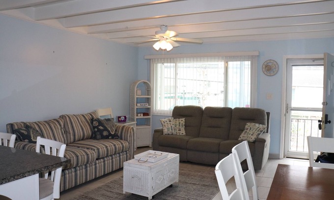 Sea Isle City Condominio | Awesome 1BR located in the heart of Sea Isle!