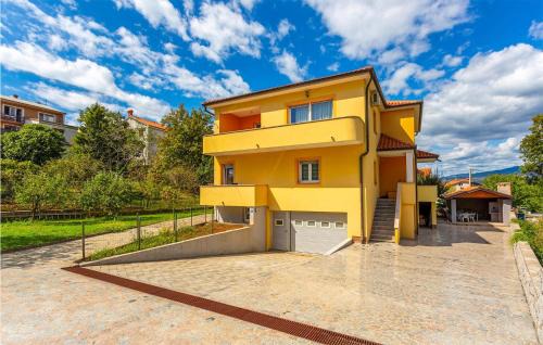 Buzdohanj Apartamento | Awesome Apartment In Cernik With Wifi