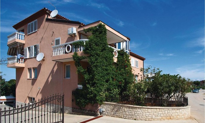 Galizana Apartamento | Awesome apartment in Galizana with 1 Bedrooms and WiFi