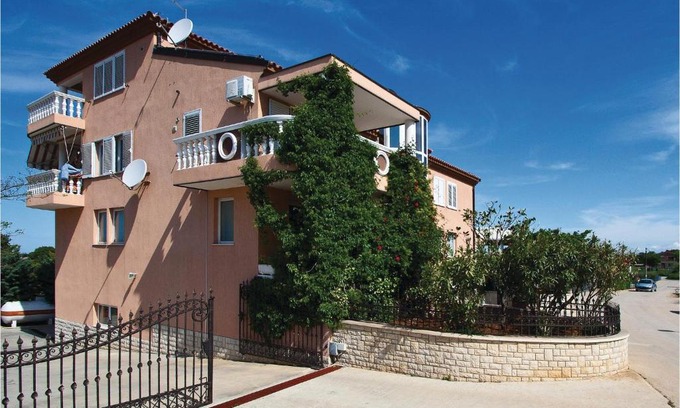 Galizana Apartamento | Awesome apartment in Galizana with 1 Bedrooms and WiFi