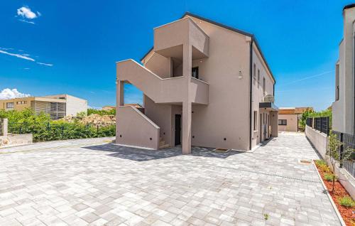 Kastel Novi Apartamento | Awesome Apartment In Kastel Novi