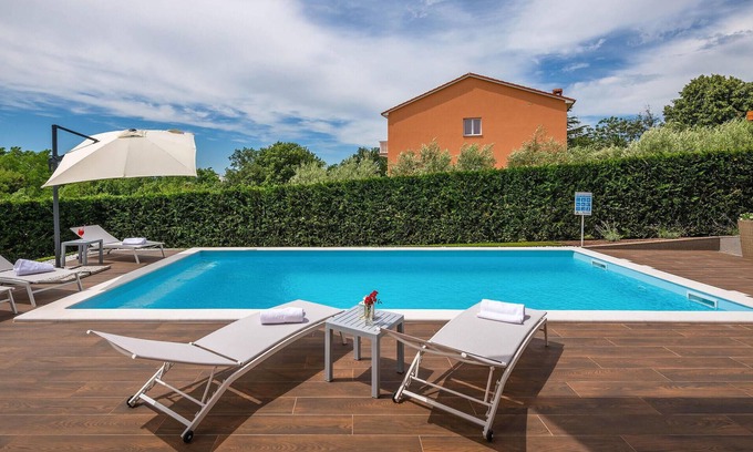 Vinez Apartamento | Awesome Apartment in Labin With Outdoor Swimming Pool, Wifi and 3 Bedrooms