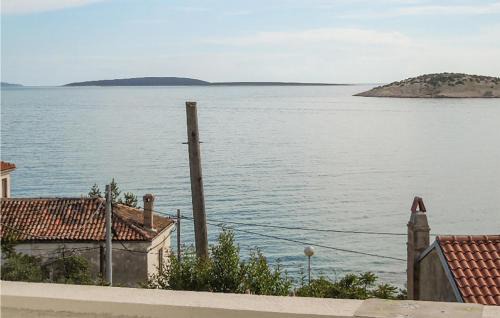 Martinscica Apartamento | Awesome Apartment In Martinscica With Kitchen
