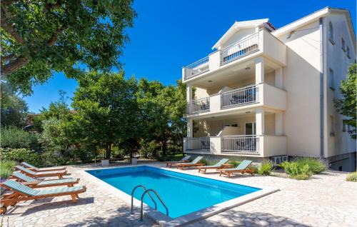 Krk Apartamento | Awesome Apartment In Pinezici With Wifi