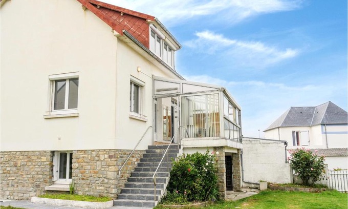 Pirou Apartamento | Awesome Apartment In Pirou With Wifi
