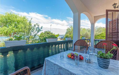 Raslina Apartamento | Awesome Apartment In Raslina
