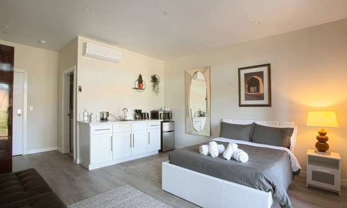 Bankers Hill Apartamento | Awesome Balboa and Downtown View with Cozy Patio