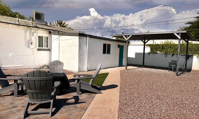 Blenman-Elm Apartamento | Awesome Casita centrally located in quiet historic district