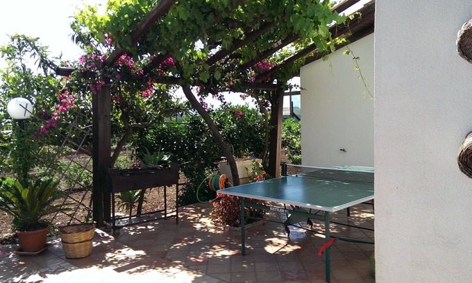 Ribera Villa | Country Villa, relájate a pocos kilómetros del mar y de sitios arqueológicos.
