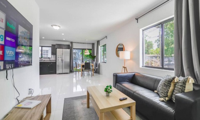 West Little River Casa | Liberty 999 - B (Lado izquierdo) New · Awesome Duplex 3 Bedrooms 2 bathrooms