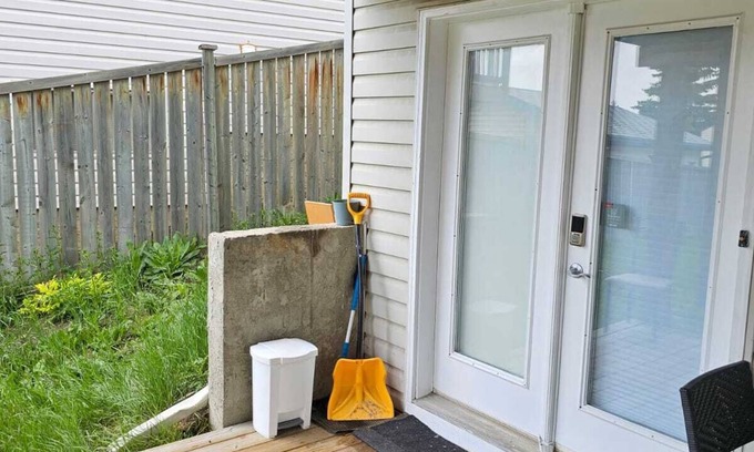 Arbour Lake Apartamento | Awesome Guest suite @ Calgary NW for exclusive private relaxation