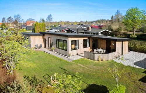 Hvidbjerg Strand Casa | Awesome Home In Børkop With Kitchen