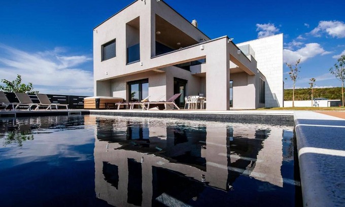 Debeljak Casa | Impresionante casa en Debeljak