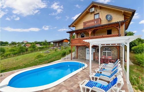 Sveti Ivan Zelina Casa | Awesome Home In Donja Zelina With Wifi