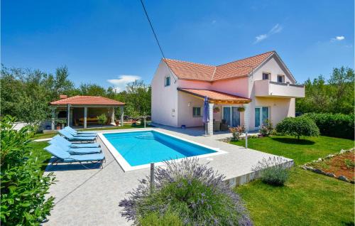 Dugopolje Casa | Awesome Home In Dugopolje With Sauna
