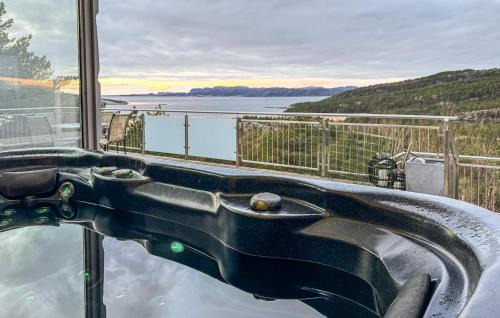 Rissa Casa | Awesome Home In Fevåg With Wifi