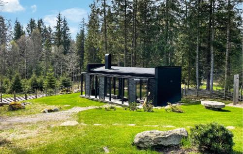 Fristad Casa | Awesome Home In Fristad With Kitchen