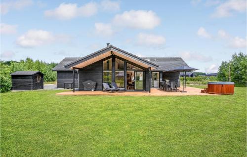 Fjellerup Strand Casa | Awesome Home In Glesborg With Sauna