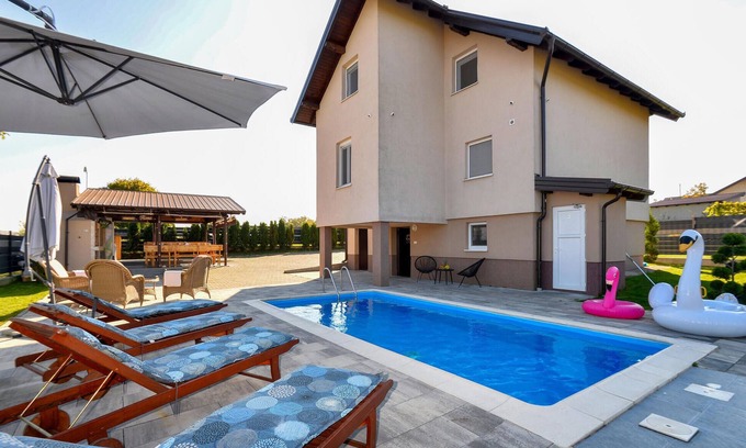 Brckovljani Casa | Impresionante casa en Gracec con sauna
