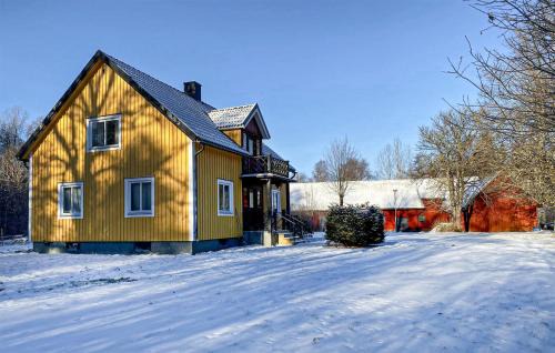 Hylte Casa | Awesome Home In Hyltebruk With Wifi