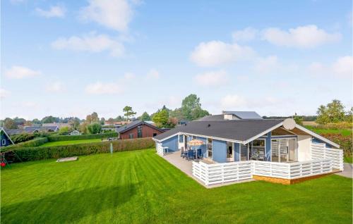 Pøt Strandby Casa | Awesome Home In Juelsminde With Kitchen