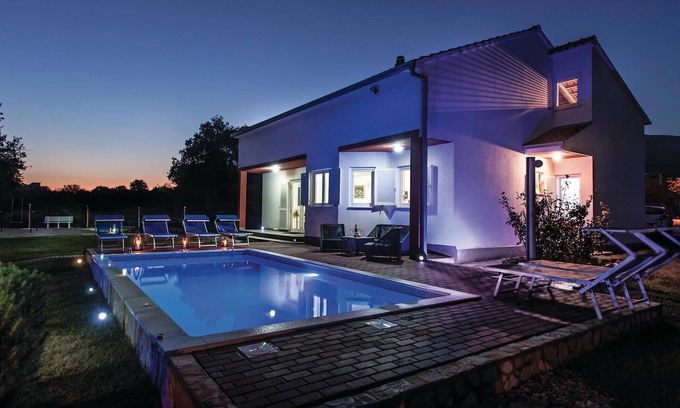 Rudine Casa | Impresionante casa en Kastel Novi