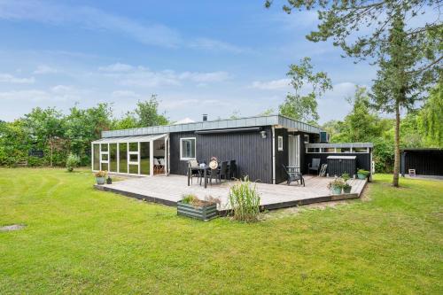 Vibæk Strand Casa | Awesome Home In Knebel With 2 Bedrooms And Internet