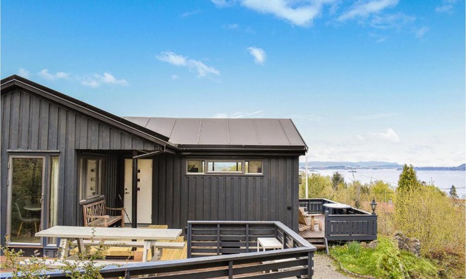 Karmoy Casa | Awesome Home In Kopervik With Wifi