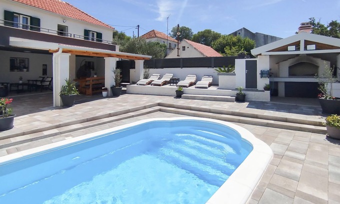 Ljubitovica Casa | Impresionante casa en Ljubitovica