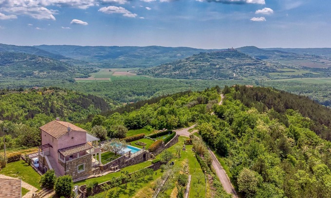 Golubici Casa | Impresionante casa en Pasini con.