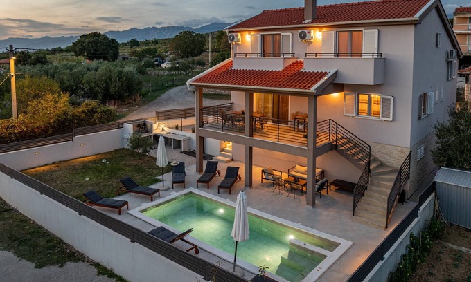 Slivnica Casa | Awesome home in Podgradina