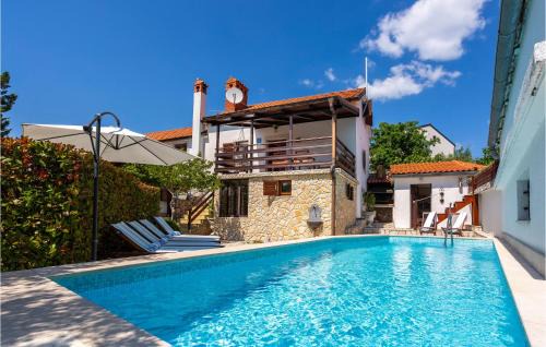 Risika Casa | Awesome Home In Risika